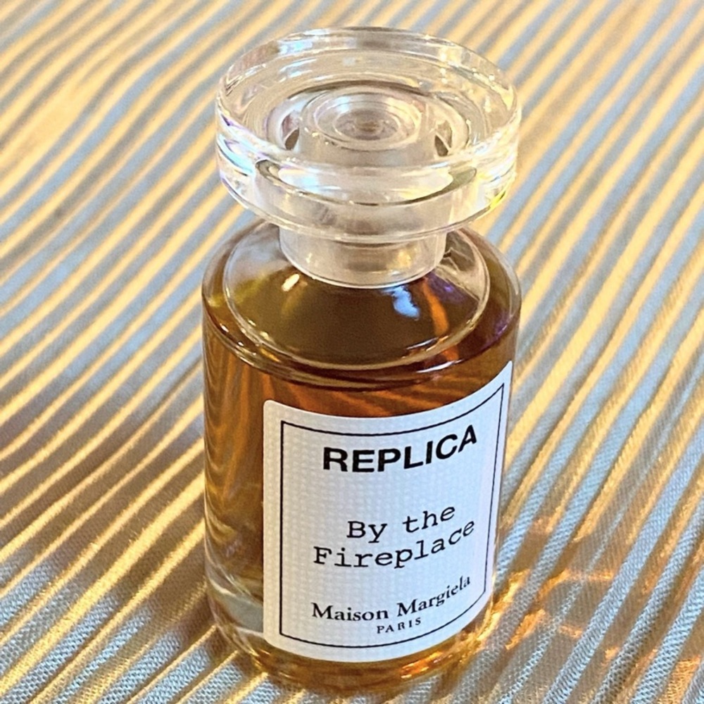 Maison Margiela By the Fireplace 7ml / 0.23oz Miniature Splash